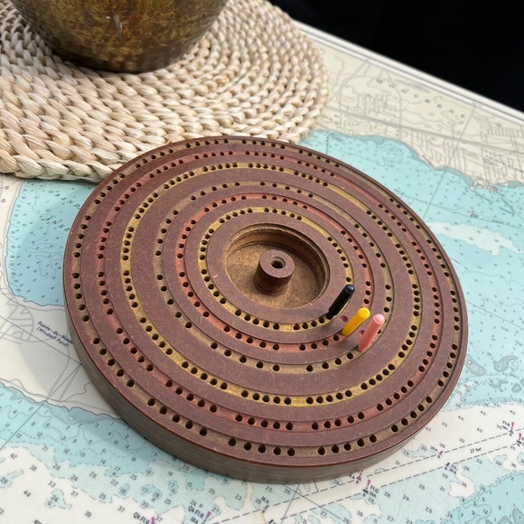 Vintage Three Lane Circular Cribbage Board - Picture 4 of 5